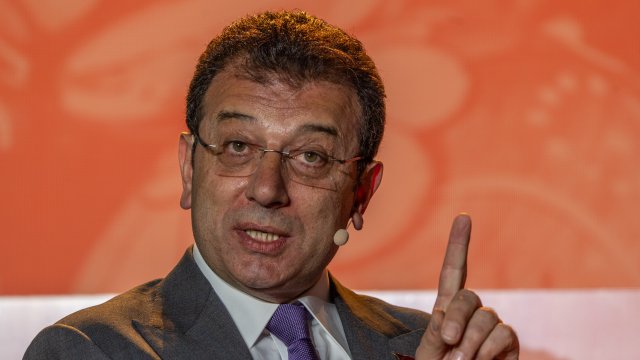 Турция обвинила арестованного лидера оппозиции Имамоглу в шпионаже