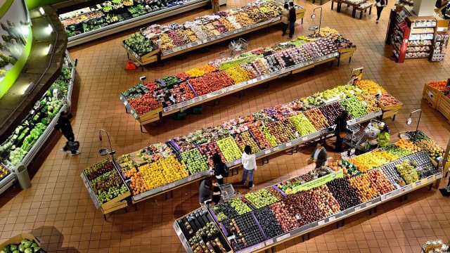 КТК: Маржа перезревших продуктов первой необходимости в торговых сетях колеблется от 50% до 90%