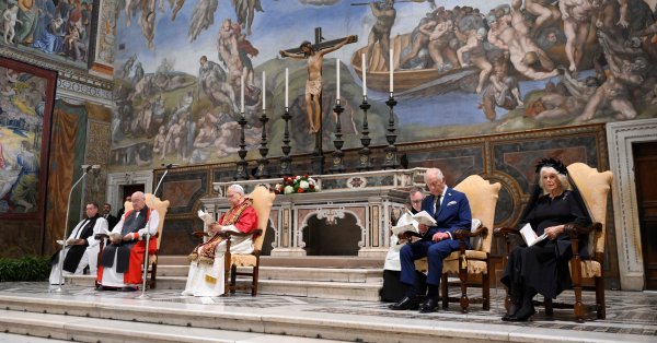 Первая служба британского монарха и католического первосвященника за 500 лет.