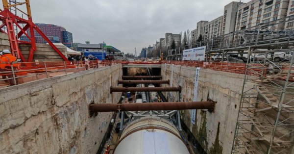 Новый сигнал: Блок в «Слатине» треснул из-за строительства метро