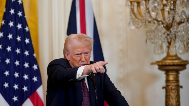 Суд может изменить то, как Трамп использует свое любимое оружие давления