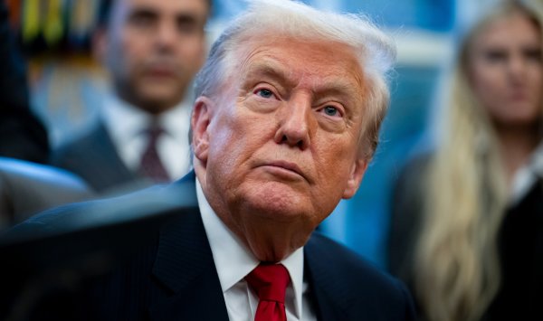 Трамп разжег скандал с Эпштейном. Теперь он попал в свою ловушку