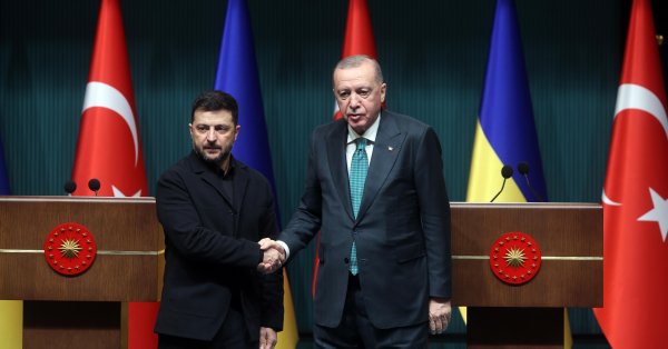 Эрдоган и Зеленский: Мирные переговоры необходимо возобновить