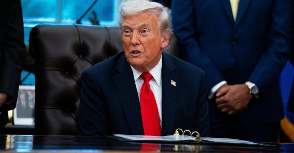 Трамп: Деньги на здоровье должны давать гражданам, а не страховщикам