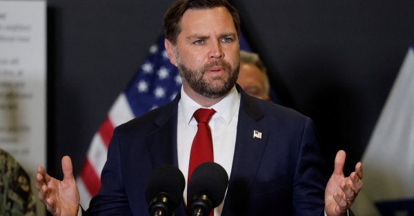 Вэнс о 2028 году: Давайте сначала выиграем промежуточные выборы, а потом я поговорю с Трампом