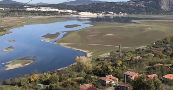 Плотина холодного колодца превратилась в пустыню