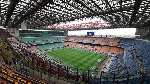«Милан» и «Интер» приобрели городской стадион «Сан-Сиро» почти за 200 миллионов евро.