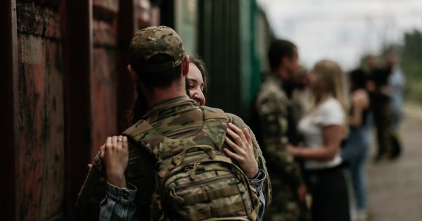 Краматорск, культовый прифронтовой железнодорожный вокзал, закрыт на «неопределенный срок»