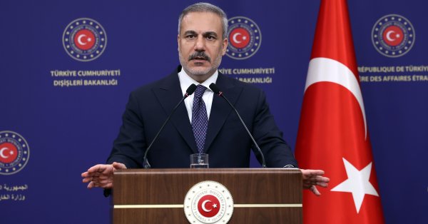 Глава МИД Турции: Анкара ожидает прекращения деятельности РПК в Ираке