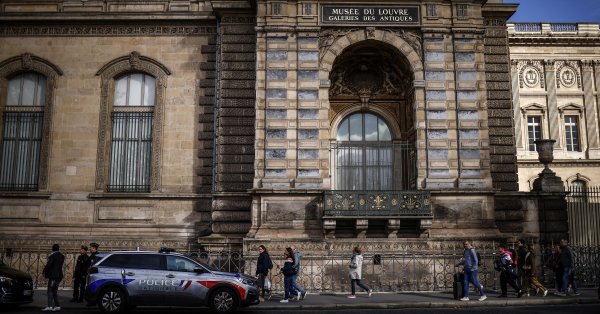 Прокурор Парижа: Ограбление Лувра совершили мелкие преступники