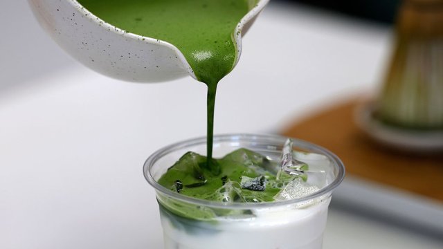 Фанатик матча нуждается в таком же обращении, как и шампанское.