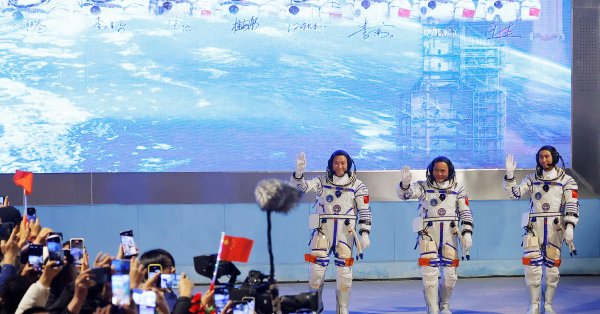 Китай отправляет самого молодого космонавта на космическую станцию ​​«Небесный дворец»