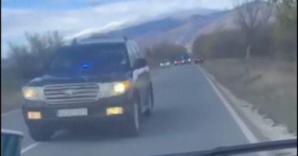 Водитель, столкнувшийся с летающими машинами НЛО: Я думал, что это конец