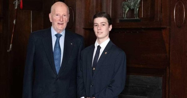 Внук Симеона Саксен-Кобург-Готского Симеон-Хасан прощается с Болгарией – уезжает в монастырь Шаолинь