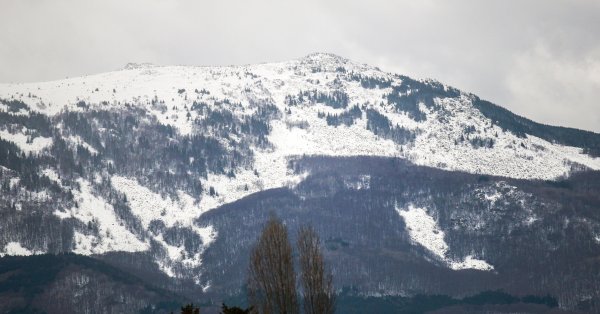 Условия для туризма в горах – все более зимние и снежные.