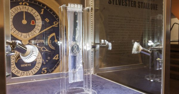 Всего за девять минут: часы Patek Philippe проданы на аукционе за 15,2 млн евро
