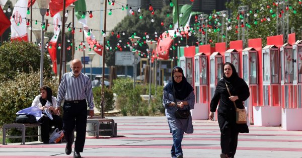 Тегеран находится на водном режиме, в городе проживает более 10 миллионов человек