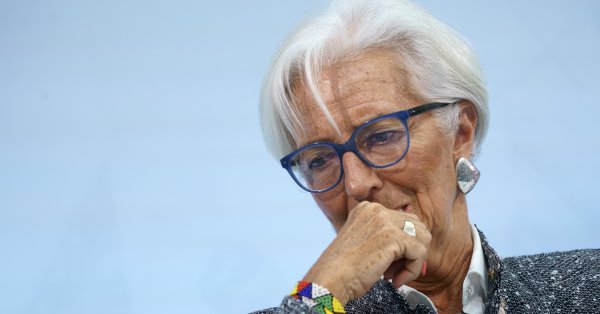 Лагард: Еврозона устраняет риски в Болгарии, наличные деньги не исчезнут