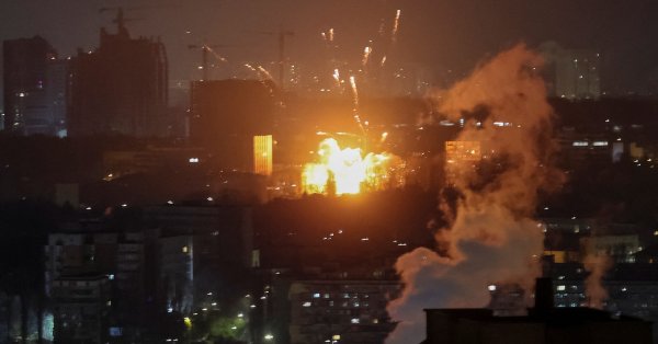 Россия совершила массовые нападения на Киев, погибли по меньшей мере шесть человек