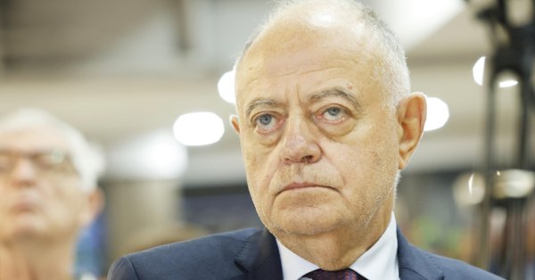 Атанасов, ПП-ДБ: Государство должно установить контроль над НПЗ в Бургасе