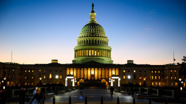 Сенат США принял законопроект, призванный выйти из бюджетного тупика