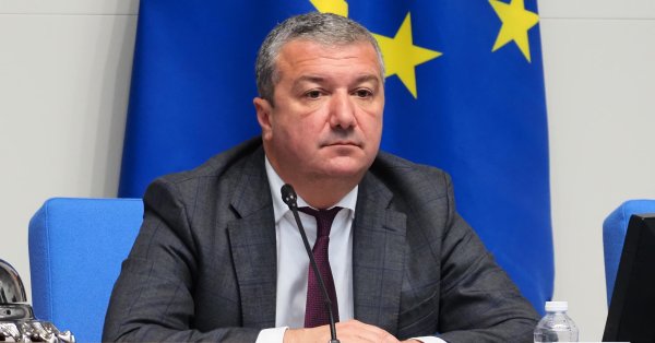 Стойнев, БСП: Без мер кабинета министров гибель НПЗ в Бургасе предвещается