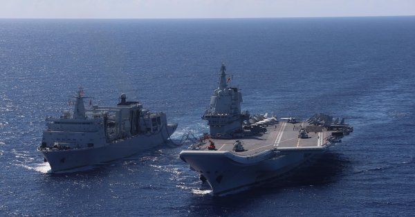 Фуцзянь против Сычуани: сравнение двух новых авианосцев Китая