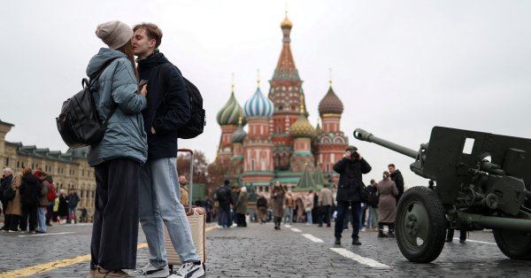 Россия солдатам: Государство найдет тебе мужа!