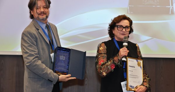 НСНИ наградил двух журналистов Investor Media Group