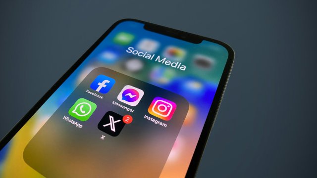 От протеста к адаптации: как соцсети отреагировали на запрет подростков в Австралии