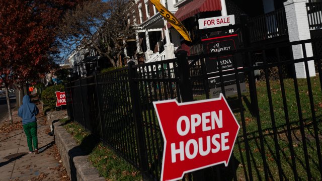 Покупка дома отложена: американцы не покупают свой первый дом до 40 лет