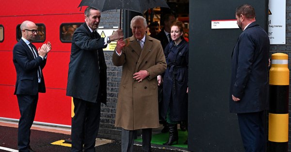 Королю Чарльзу исполнилось 77 лет в историческом замке