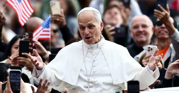 Губернатор Иллинойса отправил подарок Папе Римскому — пиво «Чикаго»