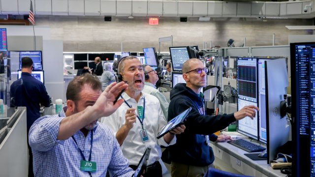 Акции технологических компаний падают, розничные инвесторы чувствуют давление