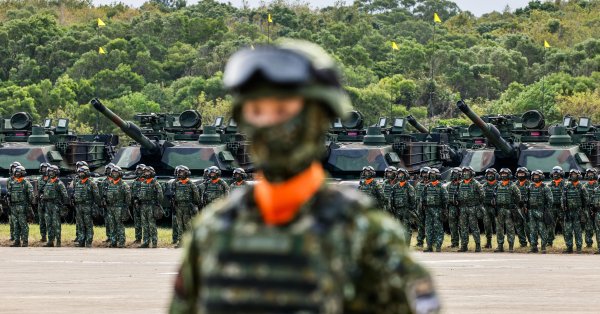 Китай мобилизует армаду гражданских кораблей для вторжения на Тайвань