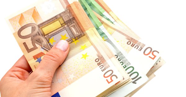 Рождественский бонус стал обязательным в Словении