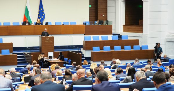 Депутаты отклонили вето президента на продажу "Лукойла"