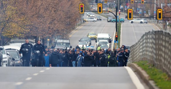 Перед дерби в Софии: болельщики "Левски" на традиционном шествии