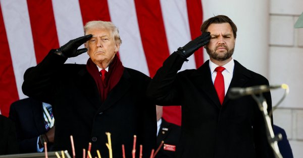 Трампа и Вэнса не пригласили на похороны Дика Чейни