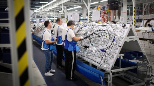 «Автомобильный кластер Болгарии»: Бюджет-2026 может замедлить инвестиции в сектор