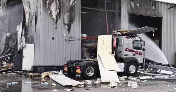 Четверо пострадали при взрыве автоцистерны в Германии