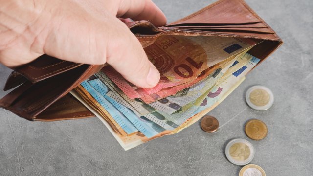 Рост страхования как рецепт бедности и теневой экономики