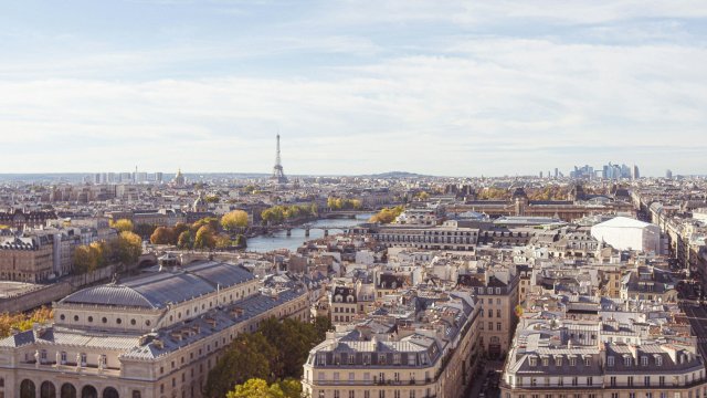 Франция привлекает новые инвестиции на сумму 9 миллиардов евро, несмотря на бюджетные споры