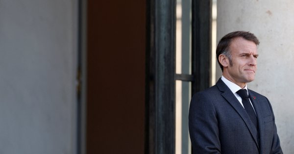 Франция почтила память жертв терактов в Париже 13 ноября 2015 года.