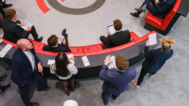 Новые экономические данные встревожили инвесторов на фондовых рынках Европы