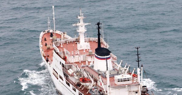 Новая эра угроз: российский корабль направляет лазеры на британские истребители