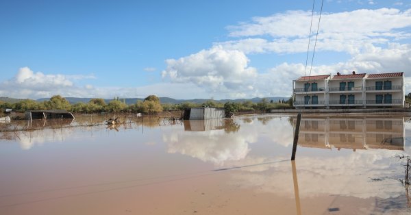 Греция парализована плохой погодой: дождь продолжает идти