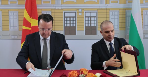 Николоски подписал контракт на строительство железнодорожного тоннеля, но не извинился за «болгары скупые»