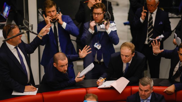 Трейдеры в Европе были смешанными, несмотря на сильные результаты Bayer.