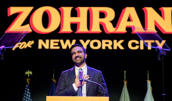 Демократы одержали крупнейшую победу с момента возвращения Трампа